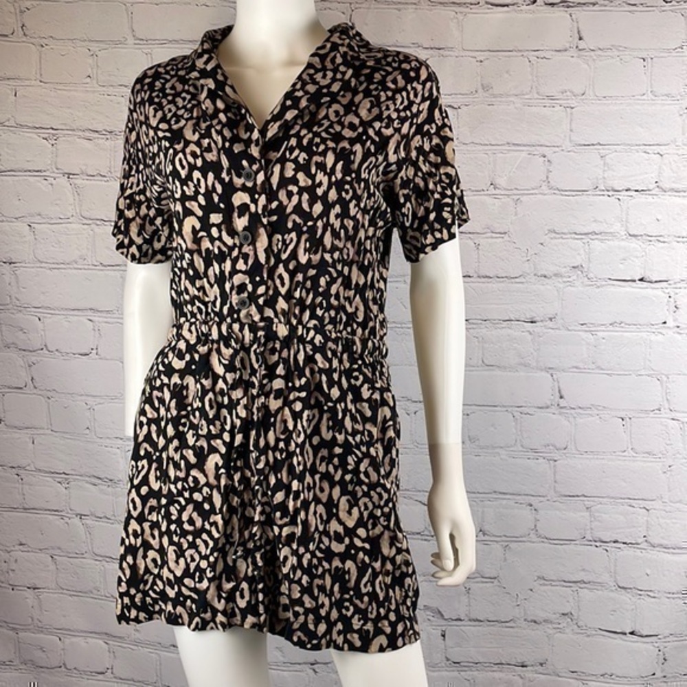 H&M leopard print shorts romper short sleeves medium